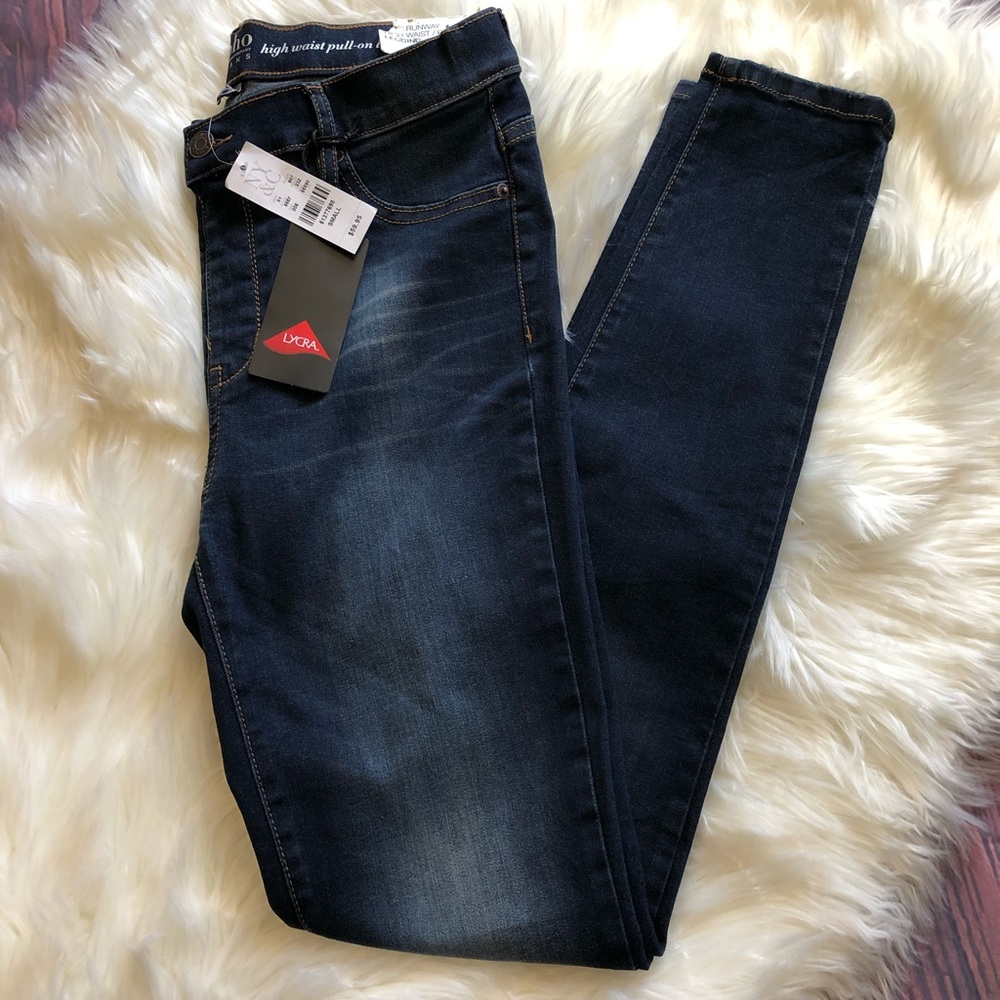 High waist pull-on Jeans